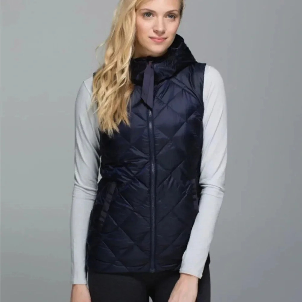 Lululemon The Fluffiest Vest Down Feather Reversible Plaid or Navy Blue Size 2 - Picture 1 of 10